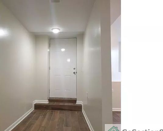 2nd image of 3135 W Warren Blvd #G