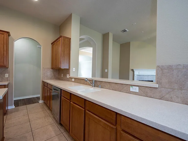 1208 Pisana — Photo 16