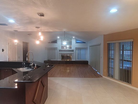 5th image of 1601 Palace Ct