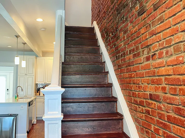2630 10th St NE — Photo 2