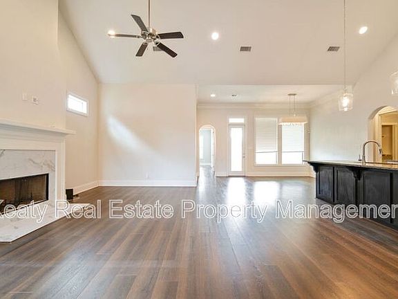 3rd image of 204 Sleepy Brook Rd