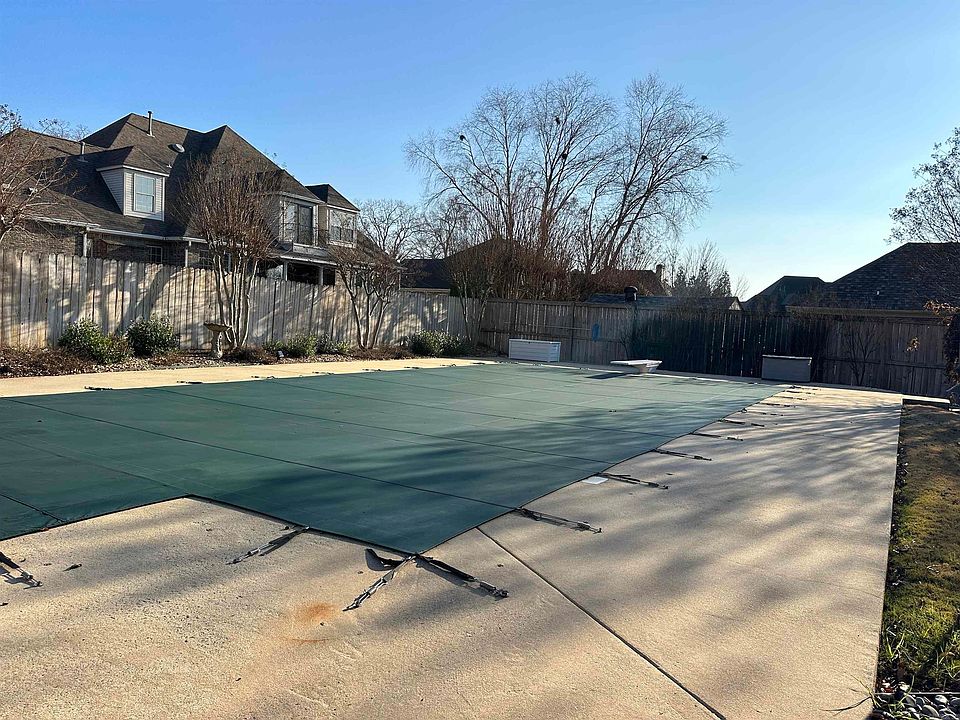 2nd image of 703 Sedgefield Dr