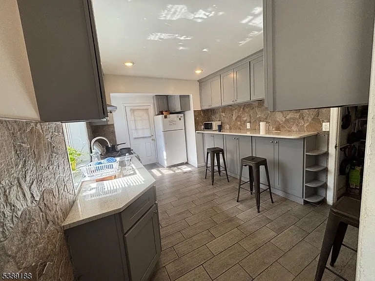 220 S Washington Ave — Photo 13