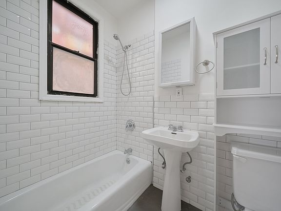 4th image of 430 E 66th St APT 19