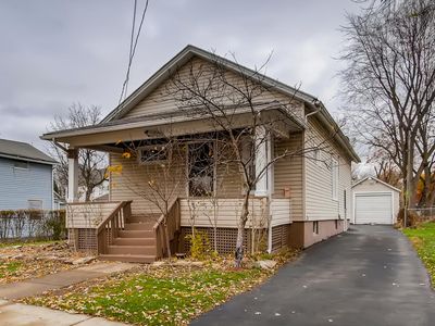 361 Beach St, Aurora, IL, 60505