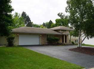 4015 Dorset Dr, Rockford, IL 61114