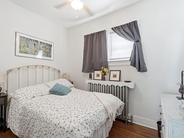 510 E 17th St — Photo 12