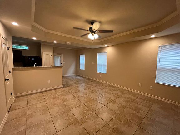 4th image of 6954 Lakeview Dr #102