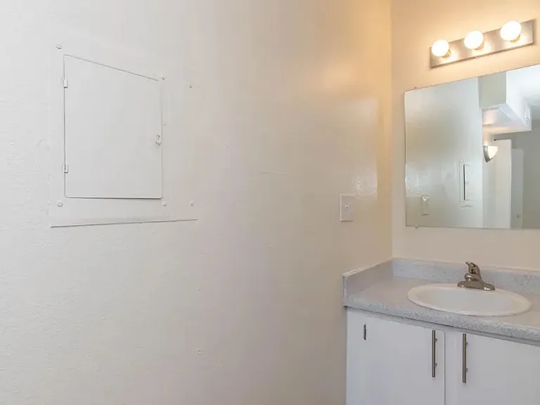 UNITS NOW AVAILABLE - ONE MONTH FREE!! — Photo 29