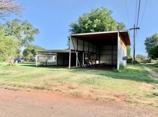 302 N 2nd St #10-12, Sayre, OK 73662