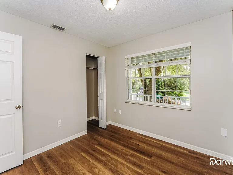 230 N Salisbury Ave — Photo 12