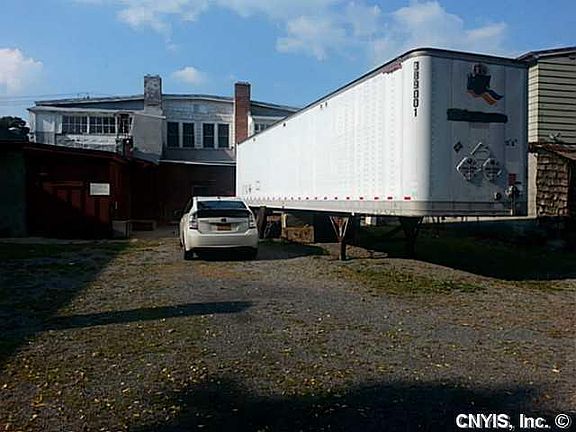 4th image of 2410 Court St
