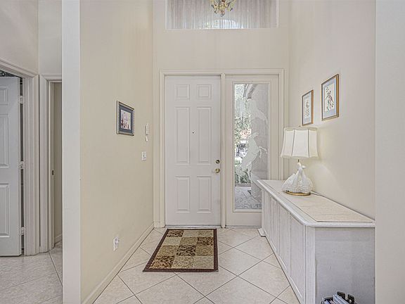 4th image of 411 NW Sunview Way