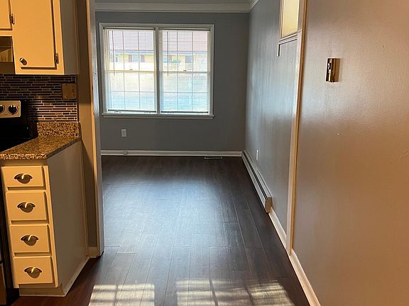 kitchen to living rm