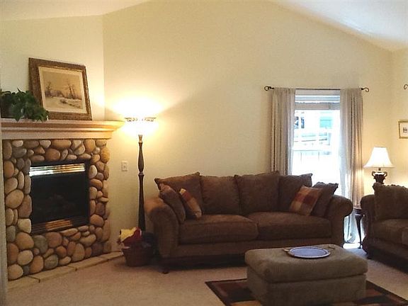 5th image of 634 Cedarwood Dr