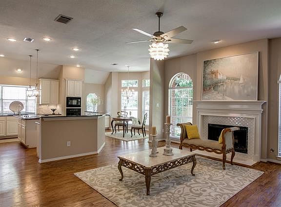 4th image of 2820 Aberdeen Dr