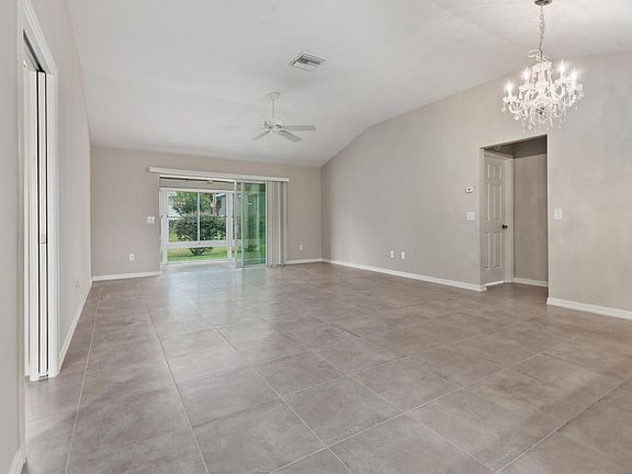 5th image of 1315 Lowndesville Pl