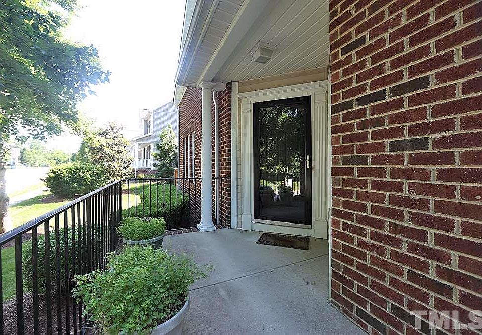 1st image of 701 Saratoga Dr