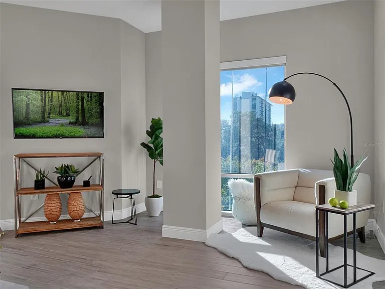 525 E Jackson St #508 — Photo 32