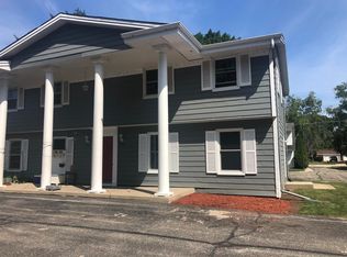 2308 Crown Point Dr, Racine, WI 53402