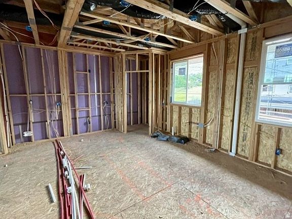 2nd image of 981 N Hay Ln W #36