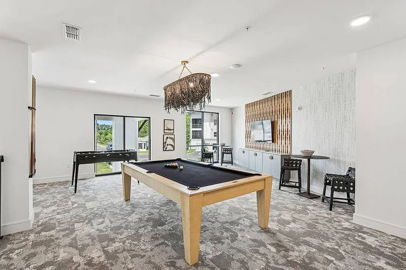 2 bed, 1145 sqft, $5,100 — Photo 2