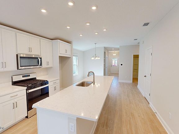 2nd image of 13023 HOLSINGER Boulevard