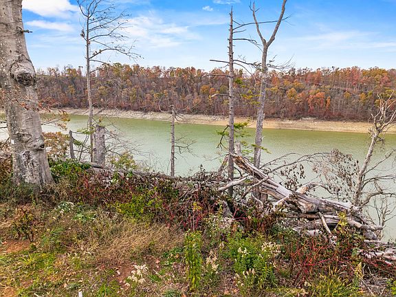 3rd image of 38 Lakemere Rd