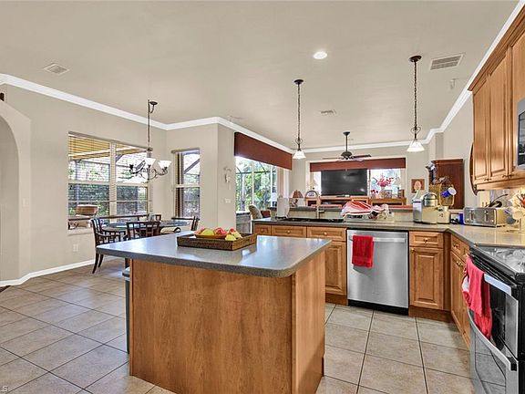 4th image of 23343 OLDE MEADOWBROOK CIR