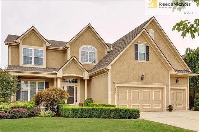 Front View of 2 Story Shadow Brook Home!