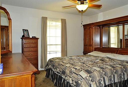 4th image of 7702 Millwood Dr