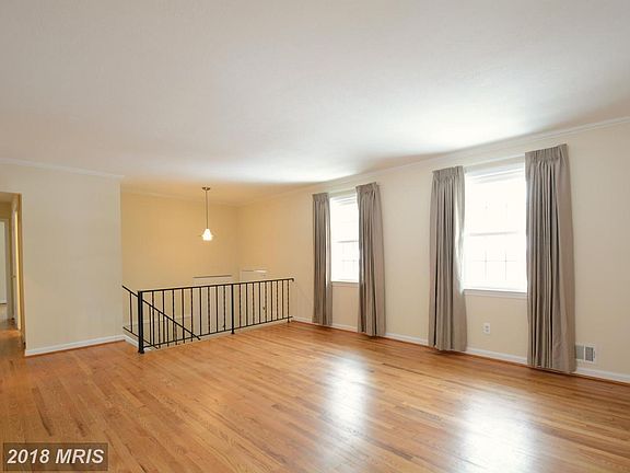 5th image of 8711 Braeburn Dr