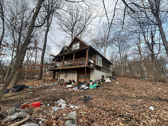 4th image of 241 Topper Rd