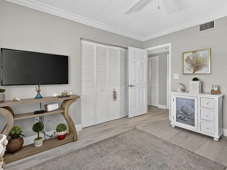 275 Palm Ave #D — Photo 29