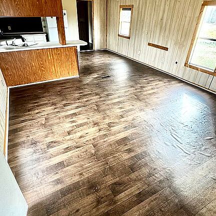 3rd image of 421 Yankee Rd