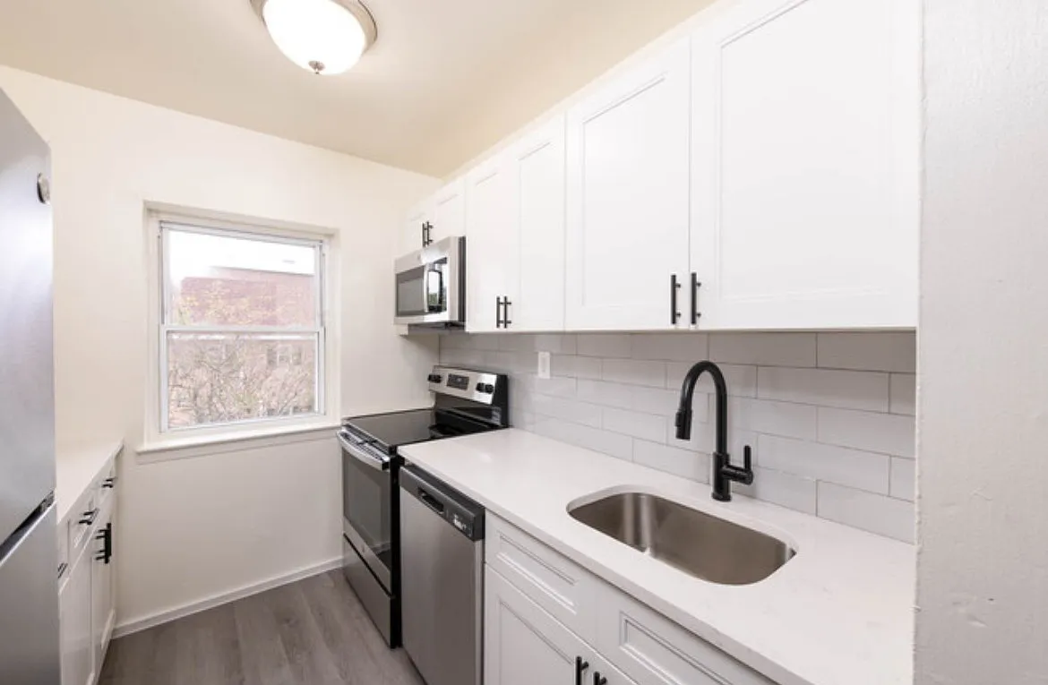 Parkside Apartments — Photo 4