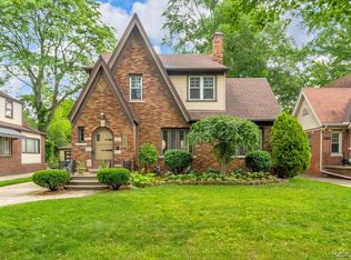 1336 Harvard Rd, Grosse Pointe Park, MI 48230