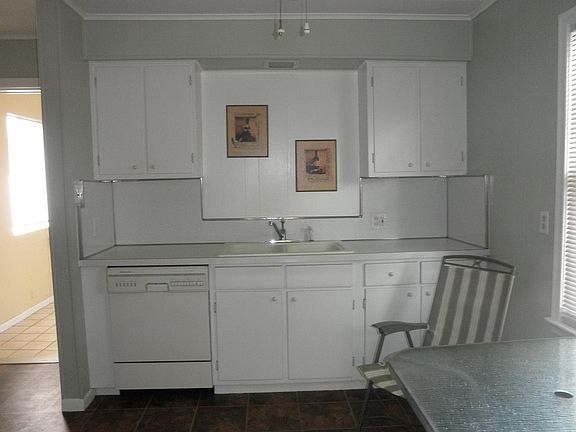 3rd image of 1903 Brinston Dr