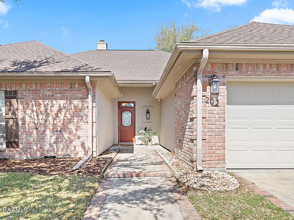 3rd image of 202 Ashland Park Dr