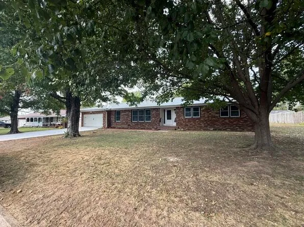 811 Richards Drive, Mountain Grove, MO 65711