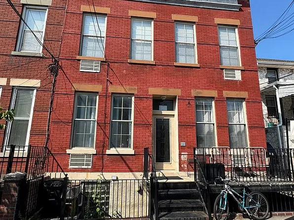 22-03 25th Rd #4, Astoria, NY 11102