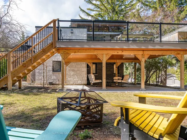114 Lakeshore Rd W, The Blue Mountains, ON L9Y 0S6