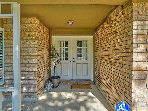 3rd image of 8603 Lake Crystal Dr