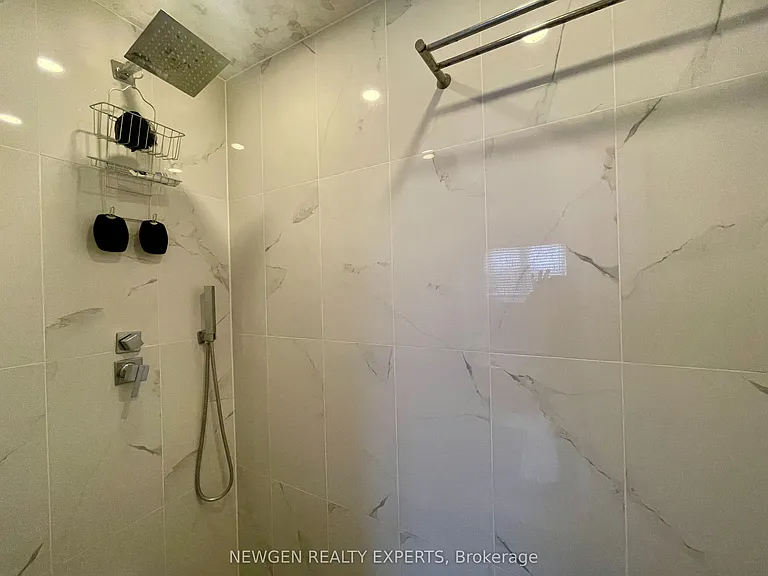 42 Crystalview Cres #UPPER — Photo 19