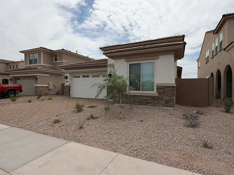 7683 W Smoketree Dr — Photo 3