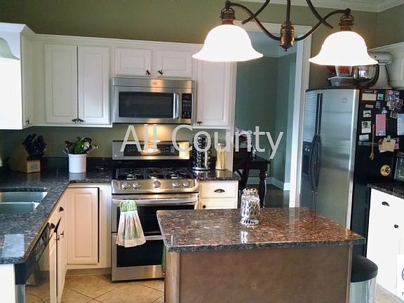 3rd image of 310 Bluff Oak Dr