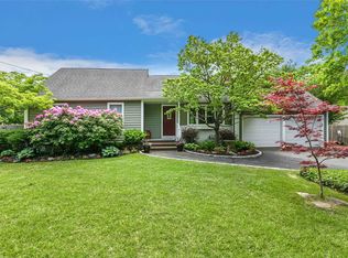 219 Pond Rd, Bohemia, NY 11716