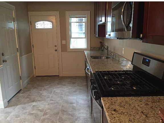3rd image of 43 Bedford St