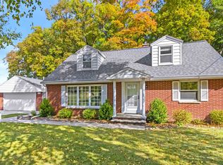 2201 Hillside Ln, Green Bay, WI 54302