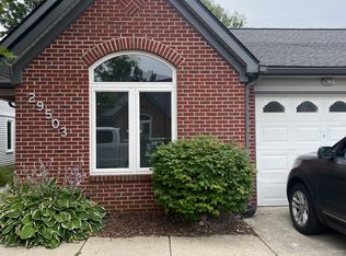 29503 Meadow Ln, Garden City, MI 48135